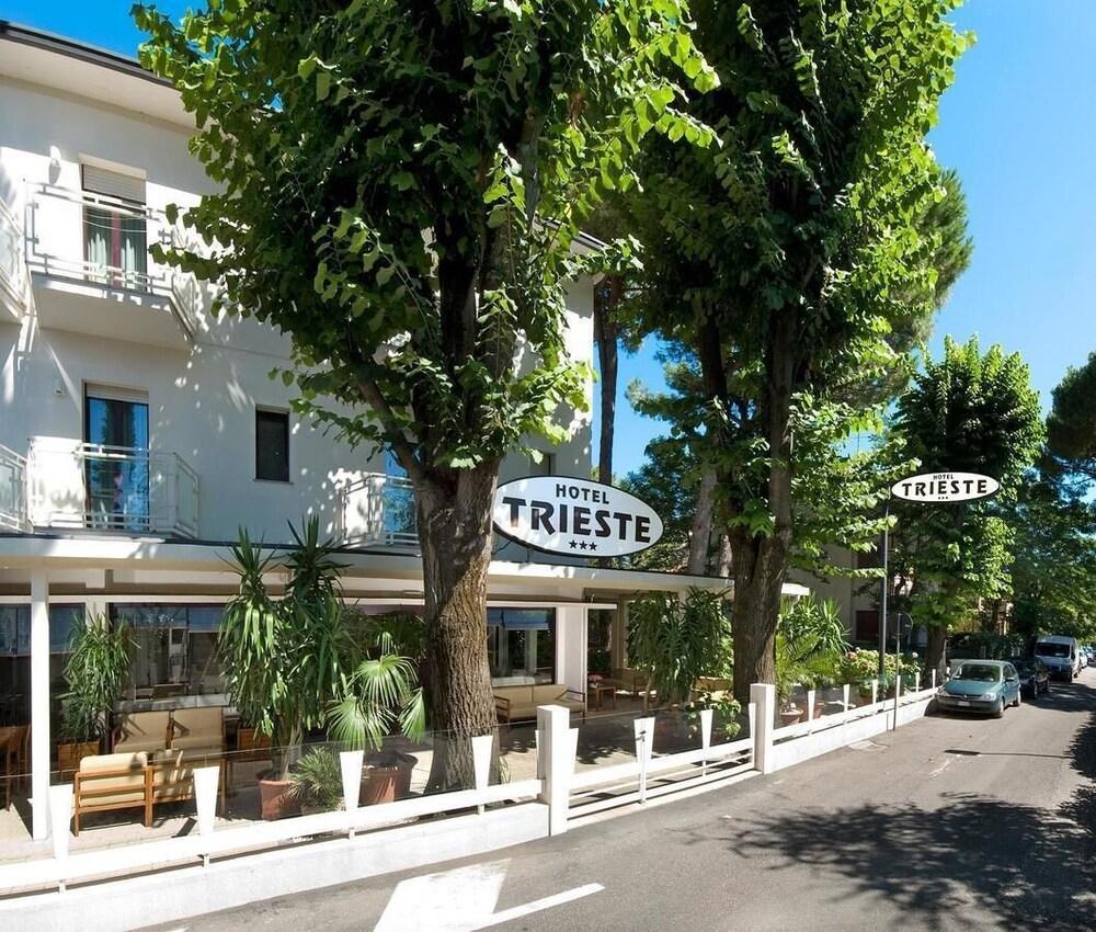 Hotel Trieste Червія Екстер'єр фото