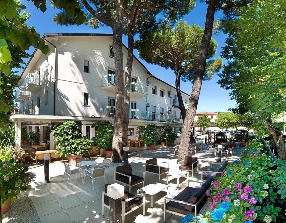 Hotel Trieste Червія Екстер'єр фото