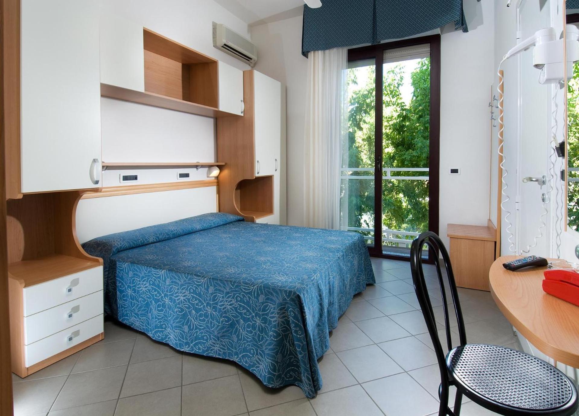 Hotel Trieste Червія Екстер'єр фото